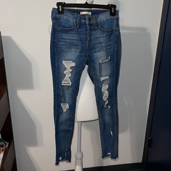 ankle blue jeans. Ripped/distressed size 1 juniors SO denim - Picture 1 of 3
